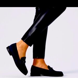 NWOT Anne Klein black preppy classic penny loafers with chain detail size 7